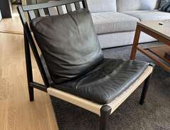 Norrgavel Easy chair Svart
