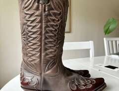 cowboyboots/westernboots To...