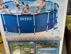 Intex Pool med tillbehör