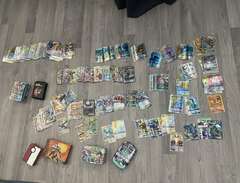 Massor av Pokemonkort