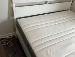 IKEA säng 140 x 200 cm inkl...