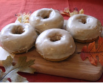 Pumpkin Spiced Donuts with Chai Icing #SundaySupper