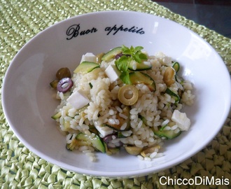 Insalata di riso con feta e zucchine (ricetta light)