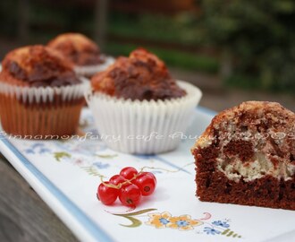 'Tiger' cakes with chocholate and red berries