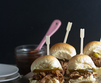 Asian Pulled Chicken Sliders