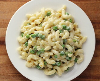 Slightly Tipsy Mac and Cheese with Peas