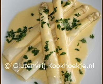 Gekookte asperges met Hollandaise of Hollandse saus