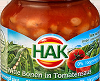 Soep van witte bonen in tomatensaus