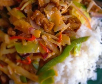 Thaise curry met rijst (vegetarisch)