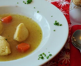 Zeleninová polievka so syrovými knedlíčkami