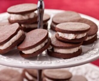 Chocolate Sandwich Cookies with Peppermint Buttercream Filling Recipe