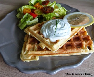 Gaufres au saumon fumé et fromage ail et fines herbes et sa chantilly citronnée / Smolked salmon and garlic and herbs cream cheese waffle and its lemon chantilly