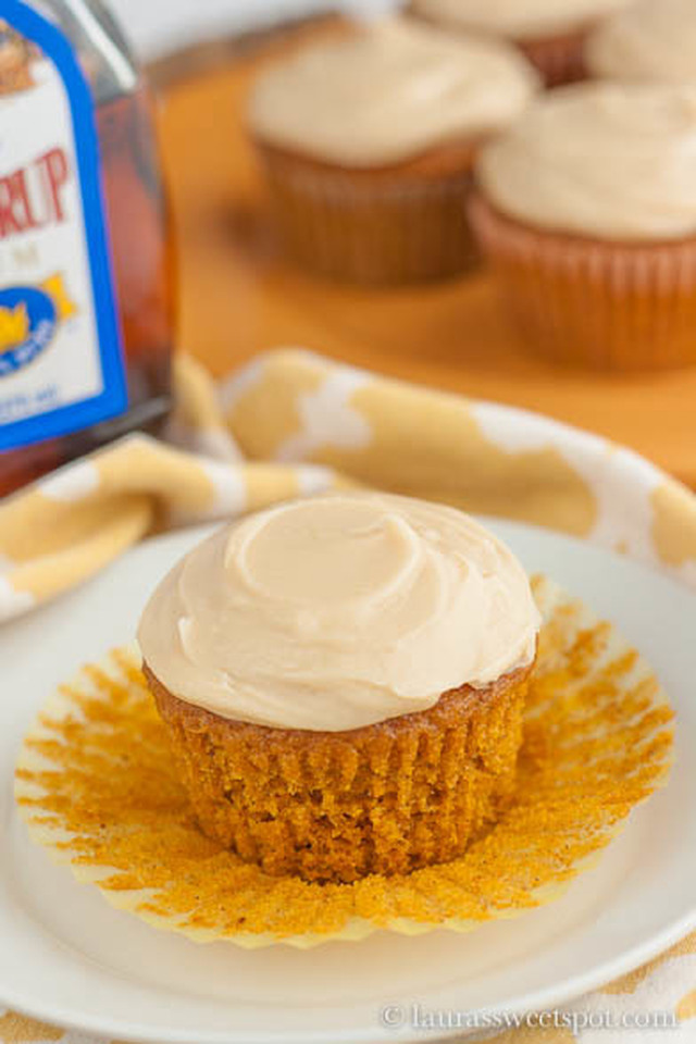 Pumpkin Cupcakes with Maple Cream Cheese Frosting