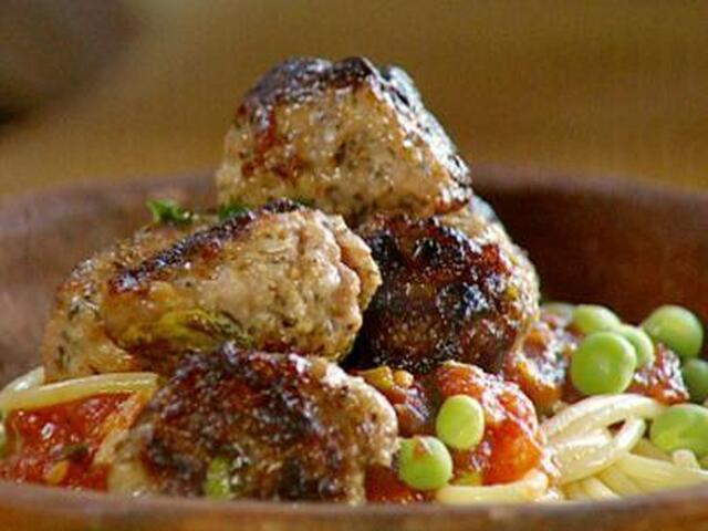 Quick Sausage Meatballs with a Tomato and Basil Sauce, Spaghetti and Sweet Raw Peas