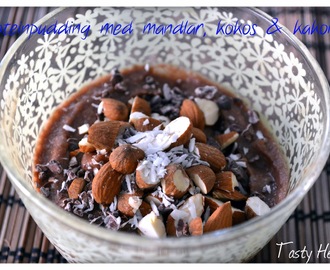 Kalorisnål chokladproteinpudding med mandlar, kokos & kakonibs