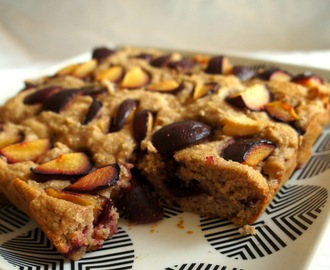 Plum, apple and almond cake (vegan)