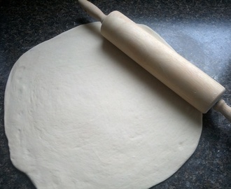Thick Crust Pizza Dough to Mix in a Bread Machine