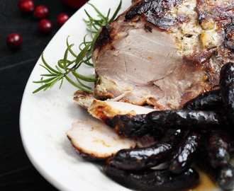 Traditional Christmas roast (oven-baked pork shoulder with honey, mustard and rosemary)