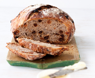 “no-knead” cinnamon raisin bread
