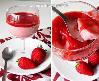 Gelatina de yogur y fresas