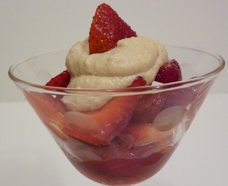 Raw Vegan Strawberries Romanoff - A Strawberry Dessert With Home Made Non-Dairy Topping