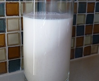 Make Your Own Raw, Fortified Almond Milk - Can You Get Enough Calcium From A Raw Food Diet?