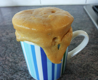 Peanutbutter cake in a mug