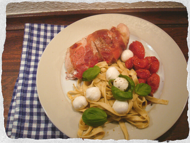 Dinner for one – Stuffed chicken breast, pesto pasta and roasted cherry tomatoes