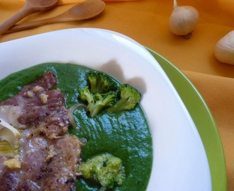 Brokkolis-spenót főzelék fokhagymás sült tarjával