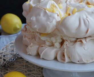 Cytrynowy tort bezowy z lemon curd