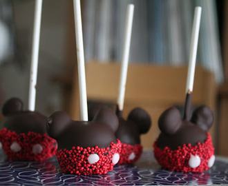 How to make Easy No-bake Mickey Mouse cake pops