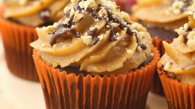 Get The Recipe: Peanut Butter Chocolate Lava Cupcakes