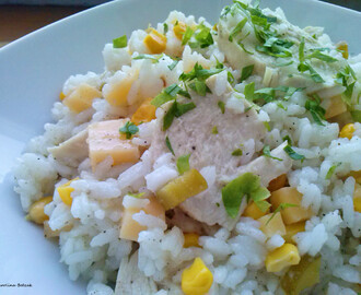 Sałatka z kurczakiem i ryżem