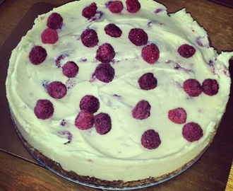 Things I have been cooking lately #74: White chocolate and raspberry cheesecake