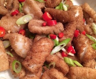 Making Chinese salt and pepper squid
