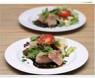 Lazac steak balzsamecet redukcióval, muzsdélyos salátával. A Receptrangadóra. (2.forduló)