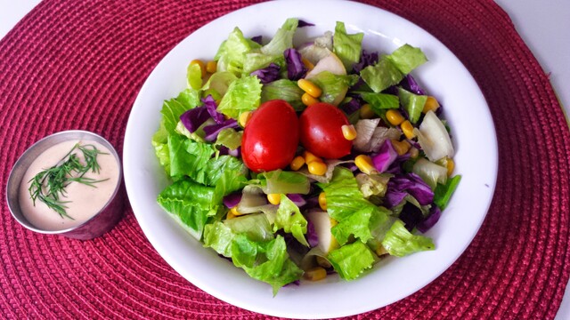 Garden Salad with Pear
