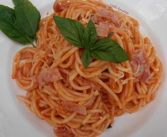 Sonkás- paradicsomos spagetti