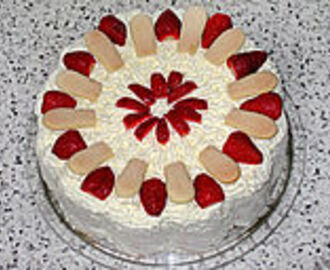Erdbeer - Biskotten - Torte