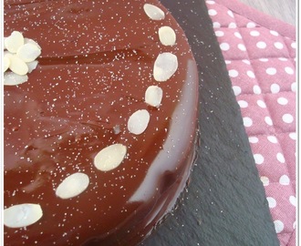Gâteau carotte-amandes et ganache au chocolat sans gluten - Bolo de cenoura e amêndoas com ganache de chocolate sem gluten