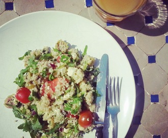 Genieten van het vroege herfst zonnetje met healthy quinoa salade!
