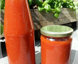Recept voor houdbare tomatenketchup zelf maken, suikervrij