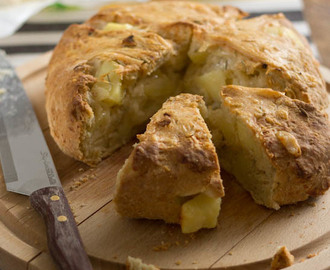 Kaas, rozemarijn en aardappel brood recept