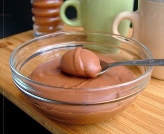 Mousse de chocolate fácil com dois ingredientes