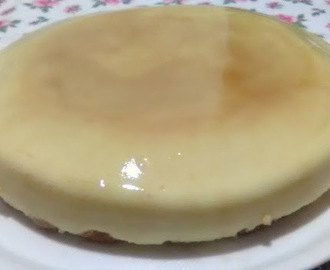 Tarta de limón con leche evaporada y base de bizcochos (sin horno)