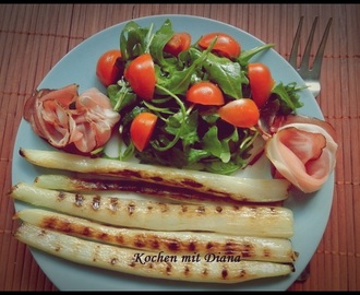 Gebratener Spargel mit Schinken und Rukola/ Roasted asparagus with prosciutto and rucola