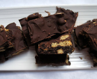 Vegan English baking: Dark chocolate tiffin