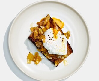 Toast with Green Garlic Confit and Poached Eggs