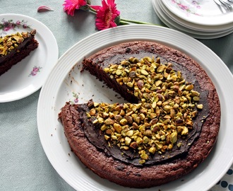 Smeuïge chocoladecake met bietjes en pistachenoten