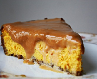 Kürbis-Cheesecake mit Dulce de Leche Topping